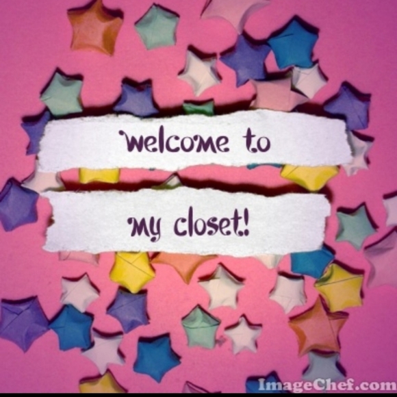 Meet your Posher, Selena - Picture 2 of 6